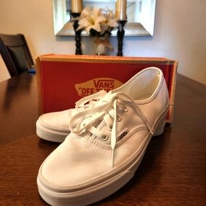 WHITE VANS!